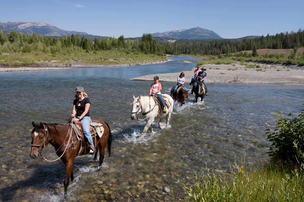 horse riding trips usa